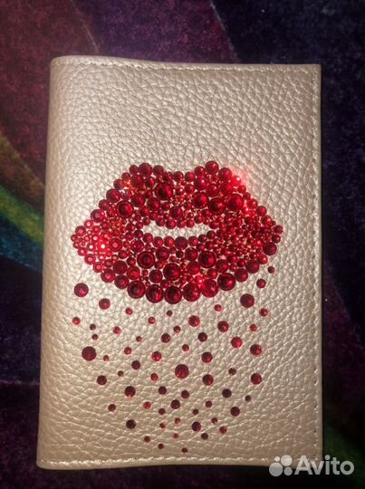 Обложка на паспорт со стразами