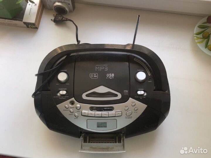 Кассетный магнитофон hyundai