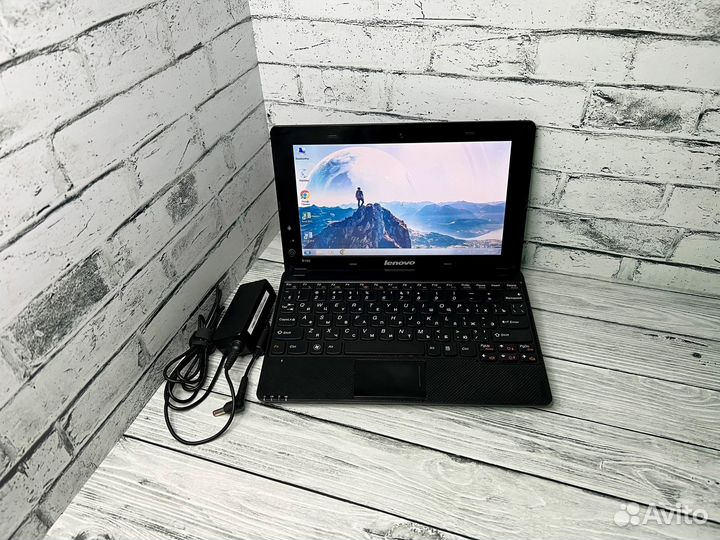 Офисный ноутбук Lenovo