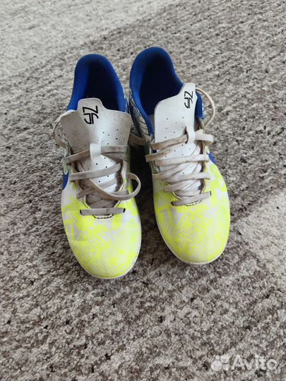 Футбольные бутсы nike