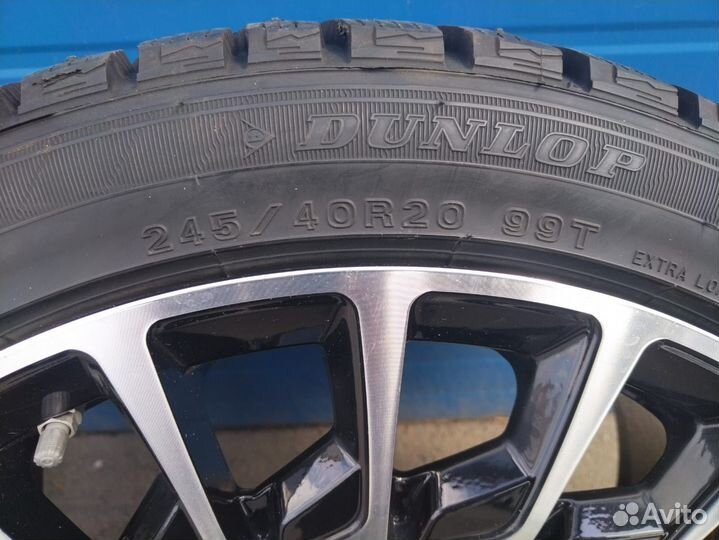 Колеса на Mercedes Maybach R20 разноширокие