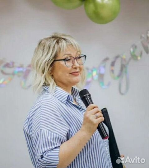 Ведущая/ведущий праздника, тамада