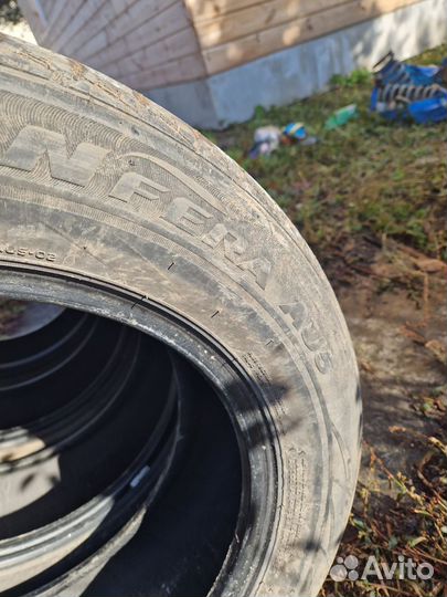 Roadstone N'Fera AU5 215/60 R16