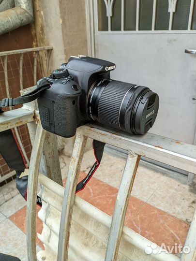 Фотоаппарат Canon EOS 700 D