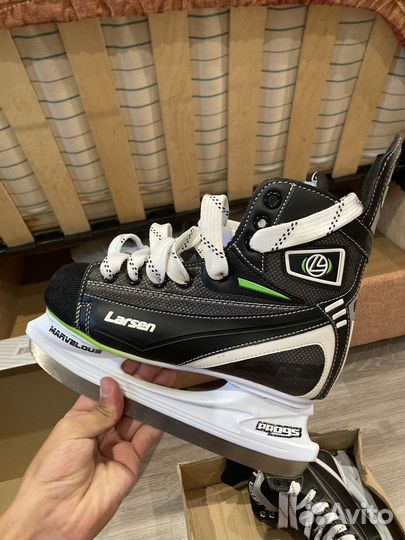 Коньки хоккейные