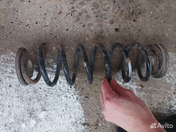 Пружина задняя Golf plus