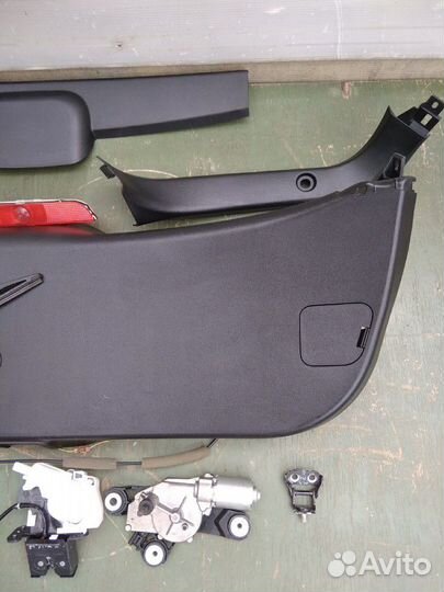 Комплектующие крышки багажника Мазда 3 бк хэтчбек