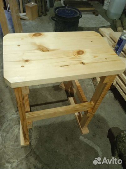 Стремянка из массива дерева