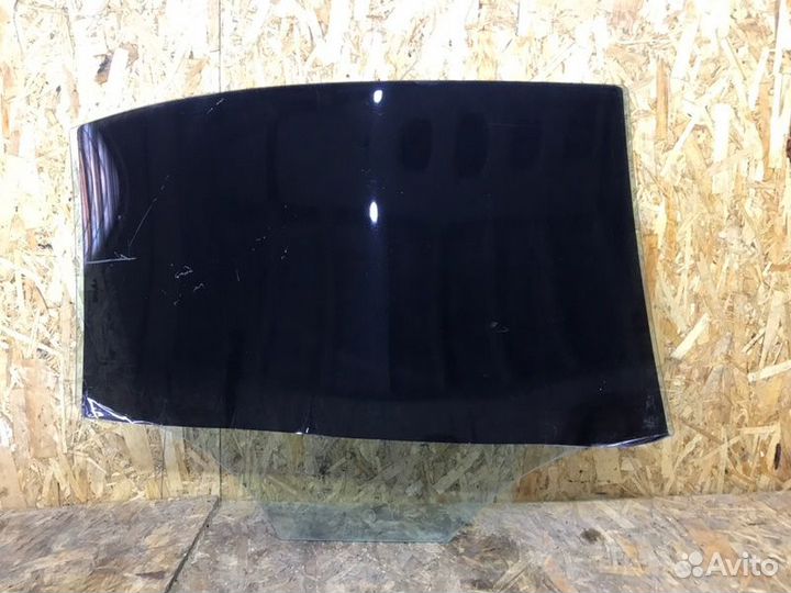 Стекло двери заднее левое Volkswagen Jetta 6 седан