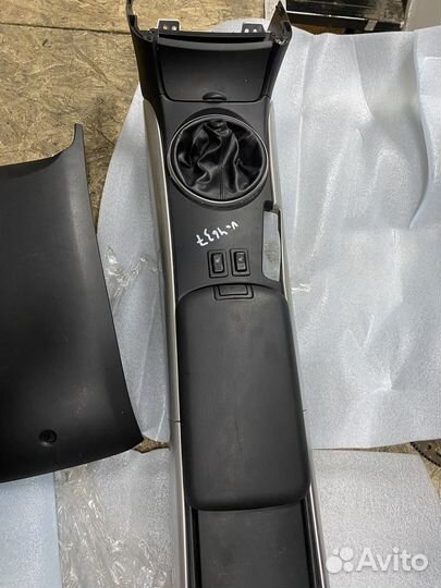 Подлокотник (консоль ) mazda RX-8 / Мазда rx-8