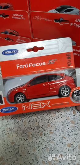 Модель Welly Ford Focus ST. красный