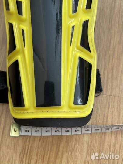 Футбольные щитки Demlx