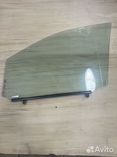 Стекло двери переднее правое Lexus RX450h