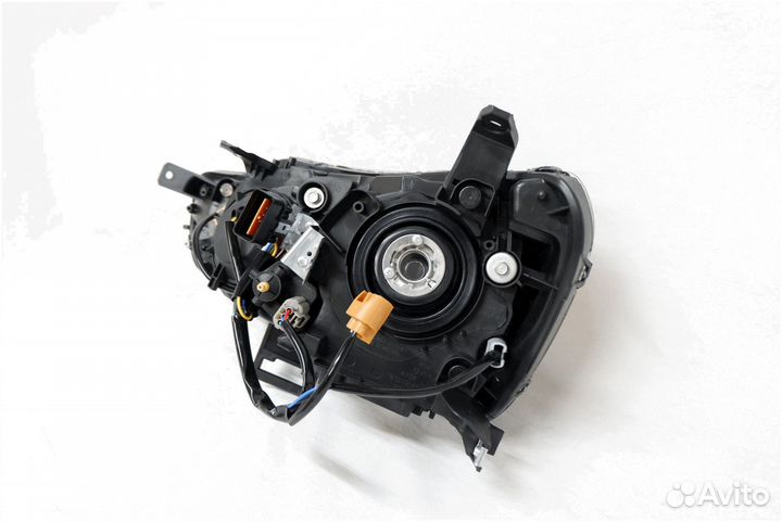 Фара правая Mitsubishi Lancer 10