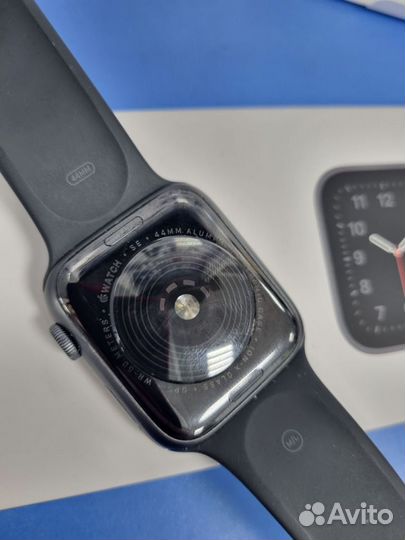Смарт часы Apple Watch SE 44mm Sport /72