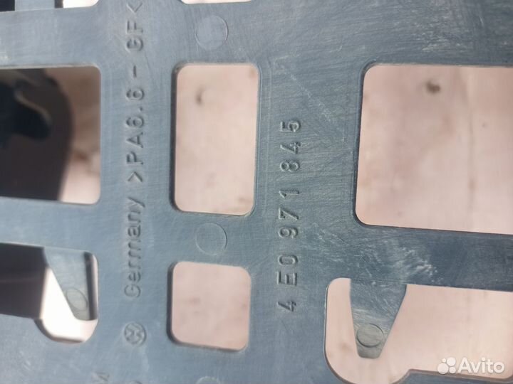 Корпус предохранителей Audi A8 D3