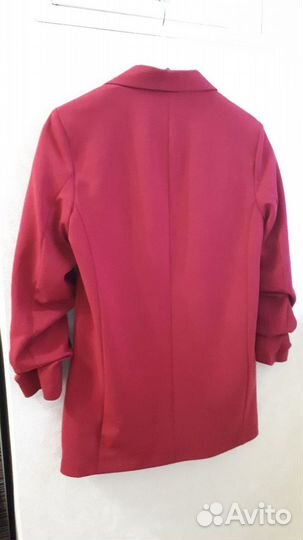 Пиджак женский 40 -42 раз. цвет спелая вишня