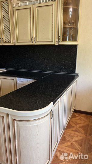 Кухонный гарнитур угловой б/у. Белорусский фасад