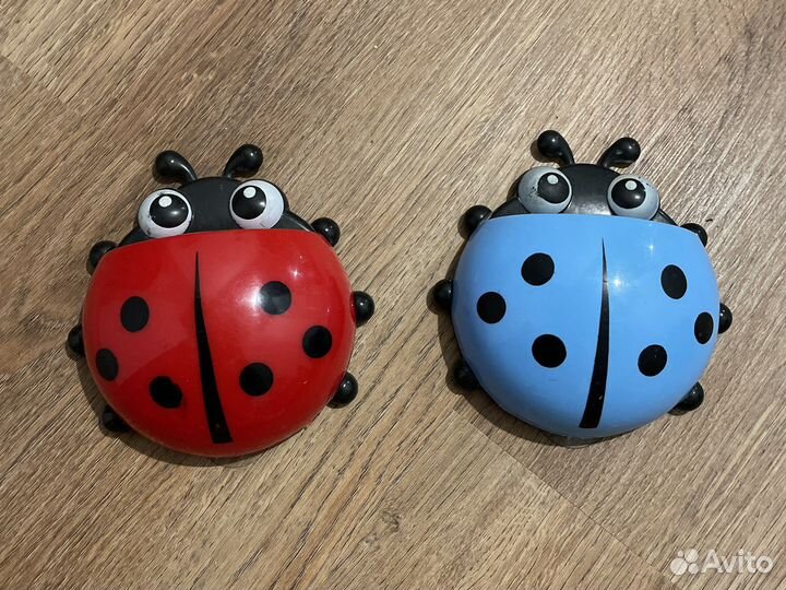 Держатели для зубных паст и щеток