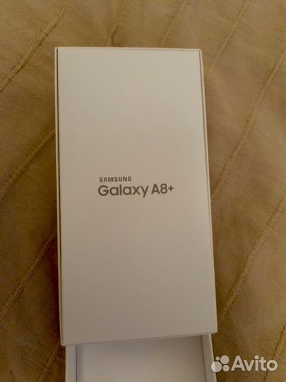 Samsung Galaxy A8+, 4/32 ГБ