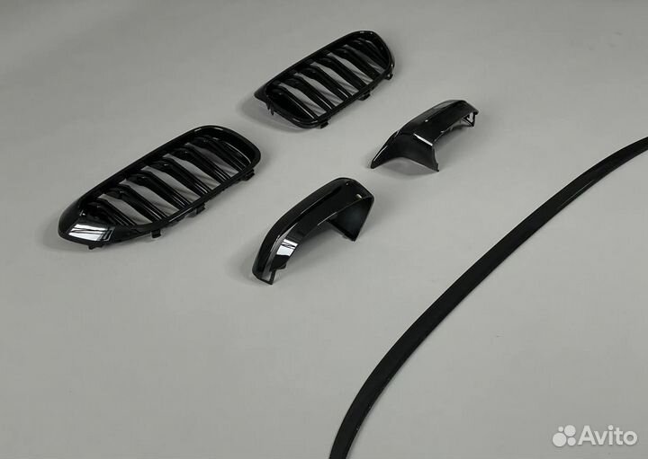 Зеркала решетки спойлер BMW G30 M5 стиль черные