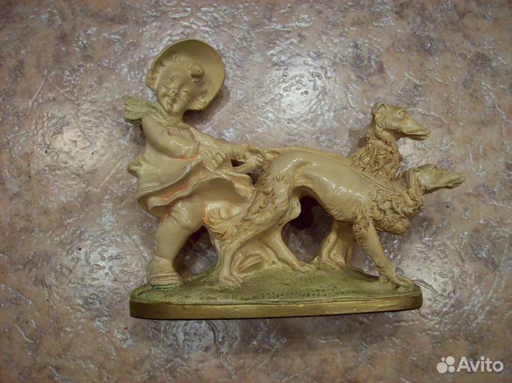 Фарфоровые и гипсовая статуэтки 60-е годы