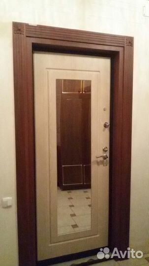 Входные двери с зеркалом и не только