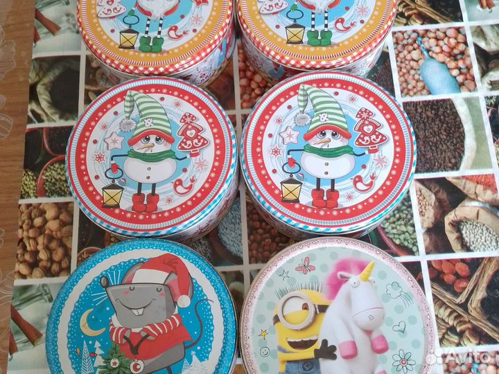 Жестяная банка для сыпучих продуктов