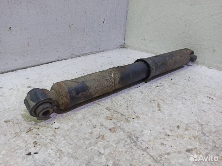 Амортизатор задний Ниссан