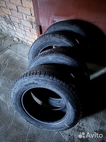 Gislaved Nord Frost 5 215/65 R16 102