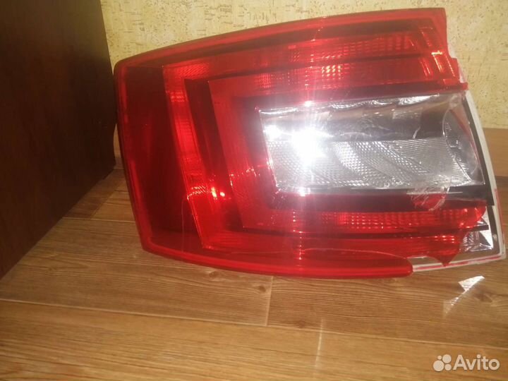 Продам фонарь задний левый на шкода октавия а7