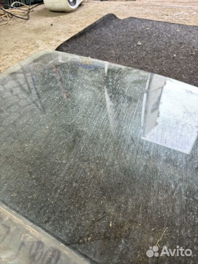 Стекло передней правой двери Ford Focus 1