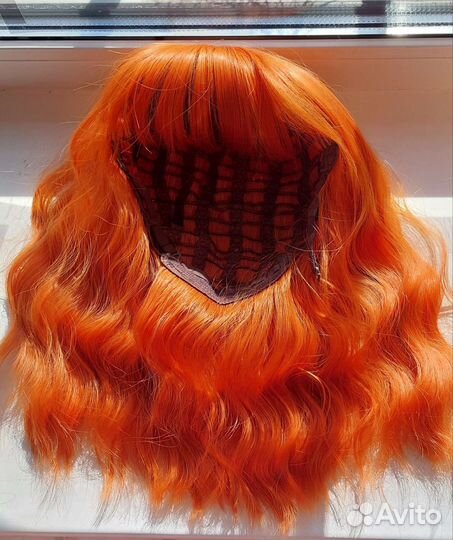 Парик рыжий волнистый