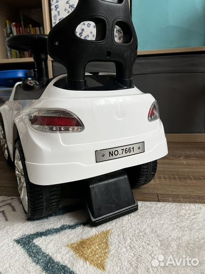 Машина толокар белая