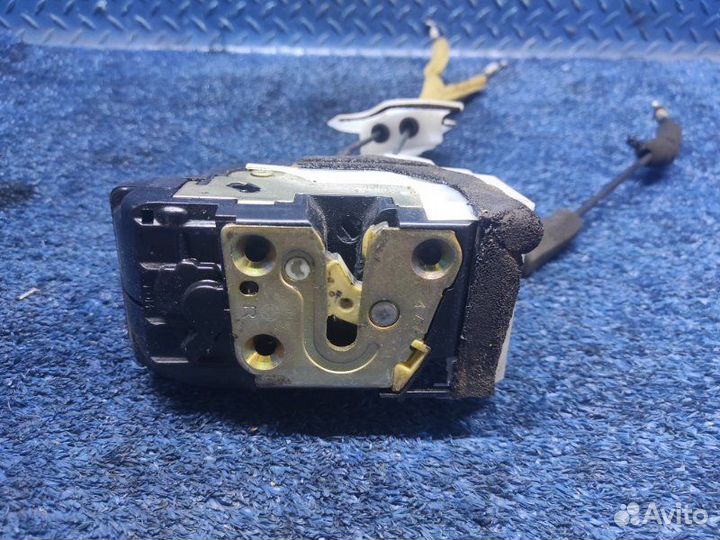 Замок двери передний правый Infiniti Fx35