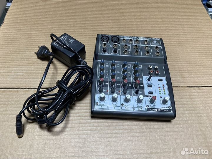 Микшерный пульт behringer xenyx 802