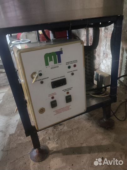 Охладитель молока голд пол вертикал 300