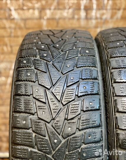 Dunlop SP Winter Ice 02 215/50 R17