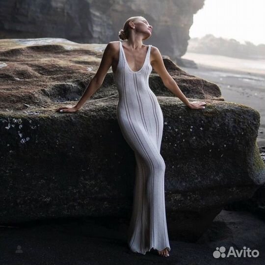 Вязаное пляжное платье