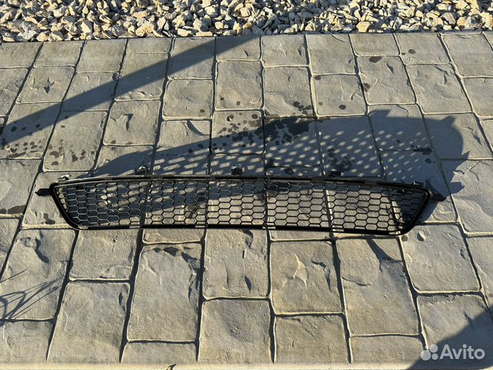 Решетка в передний бампер Lexus is 250