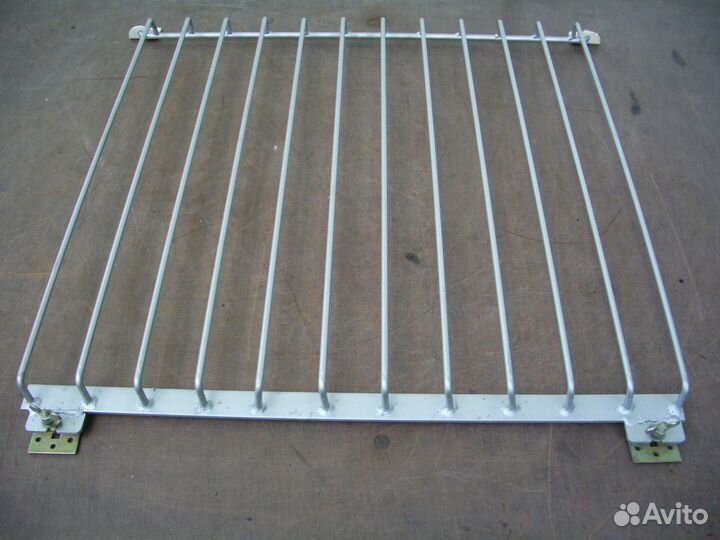 Защитная решётка окна из кунга радиостанции