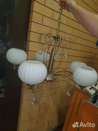 Люстры и 2 светильника