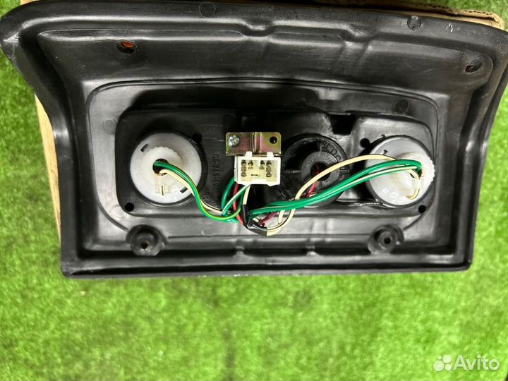 Стоп-сигнал задний правый Nissan Patrol Y60