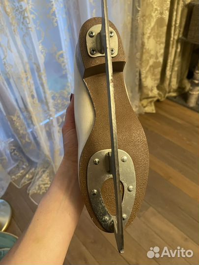 Коньки фигурные кожаные 39