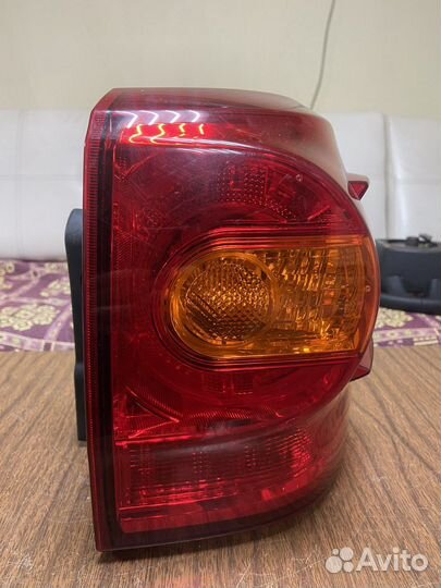 Фонарь правый наружный Toyota LC 200 12-15г