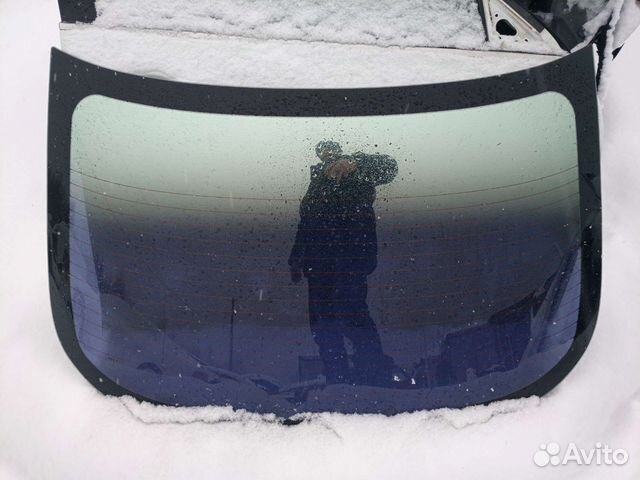 Заднее ветровое стекло Nissan Almera G15