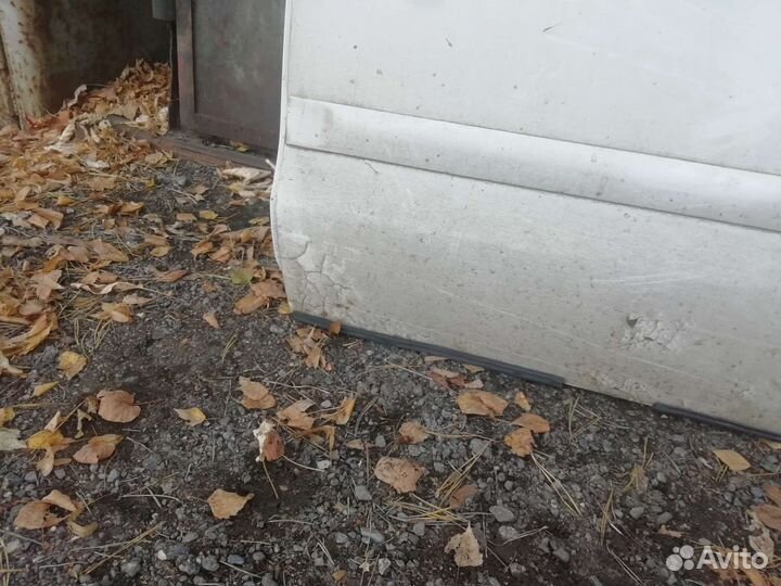 Дверь задняя Мазда премаси