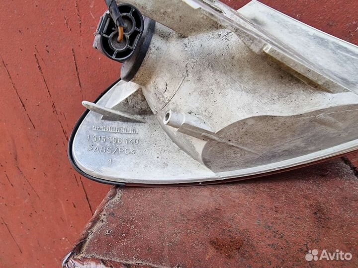 Поворотник передний левый BMW E46