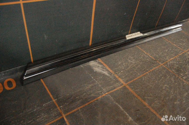 Накладка двери передней правой - Infiniti FX S51