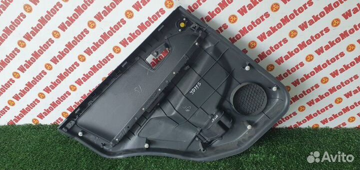 Обшивка боковой двери задняя правая Suzuki Sx4 5DR